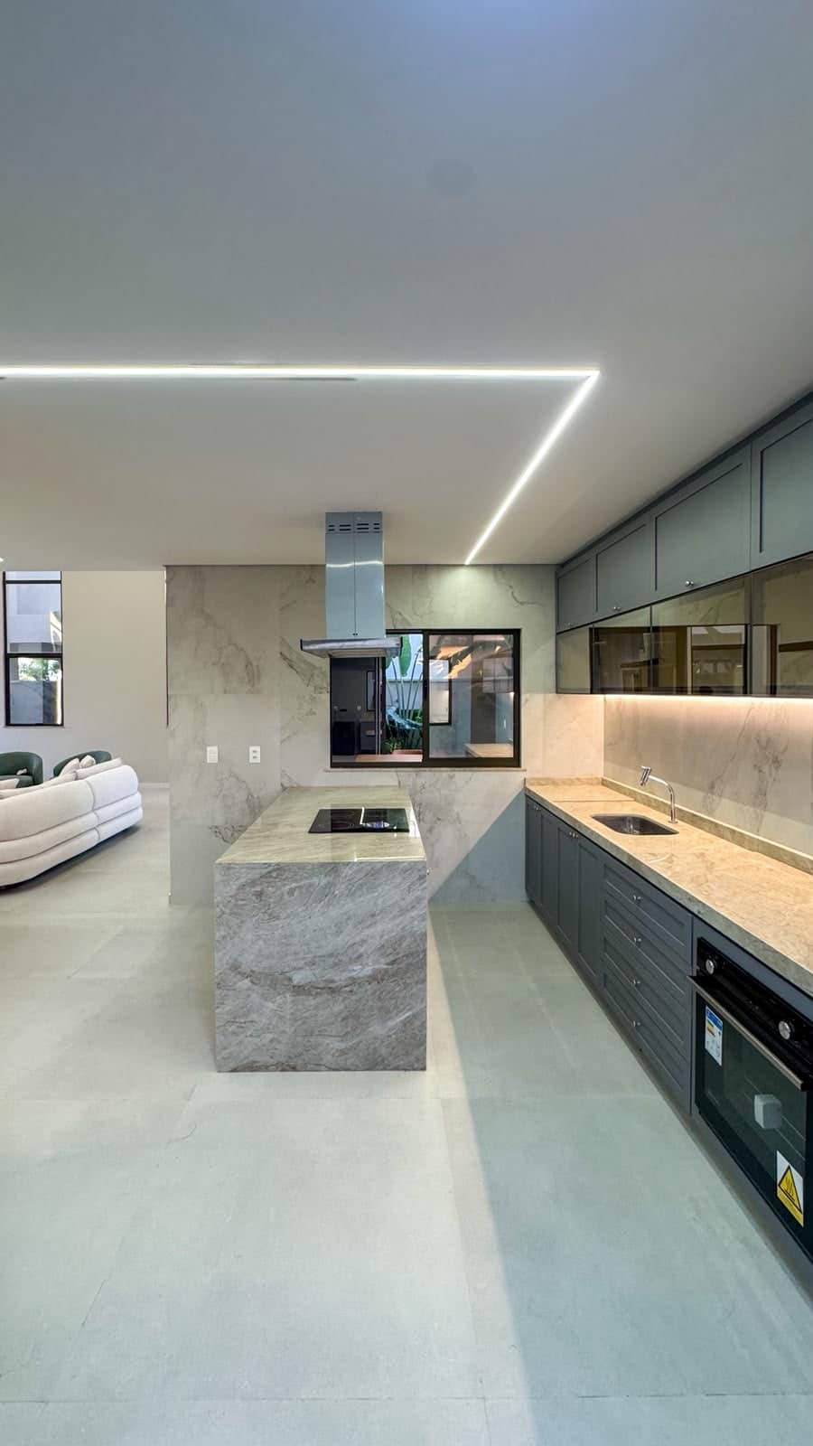 Cozinha com ilha central