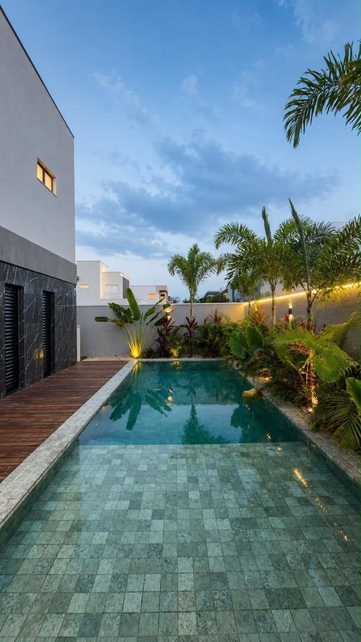 Piscina e paisagismo da residência