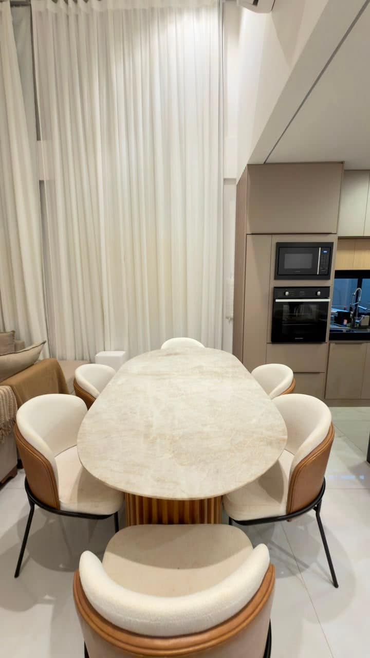 Sala de jantar mobiliada